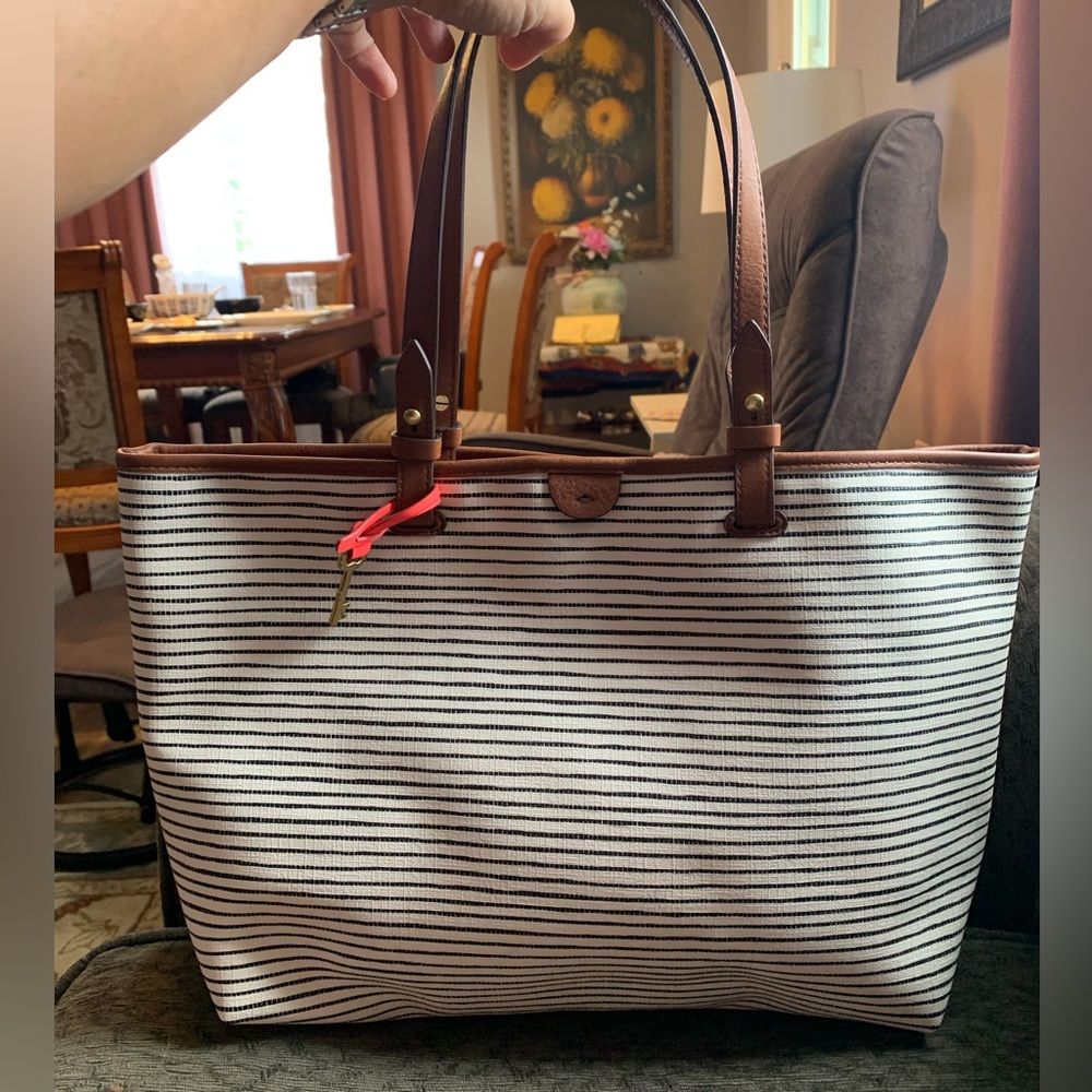 Fossil Large tote. Price is firm